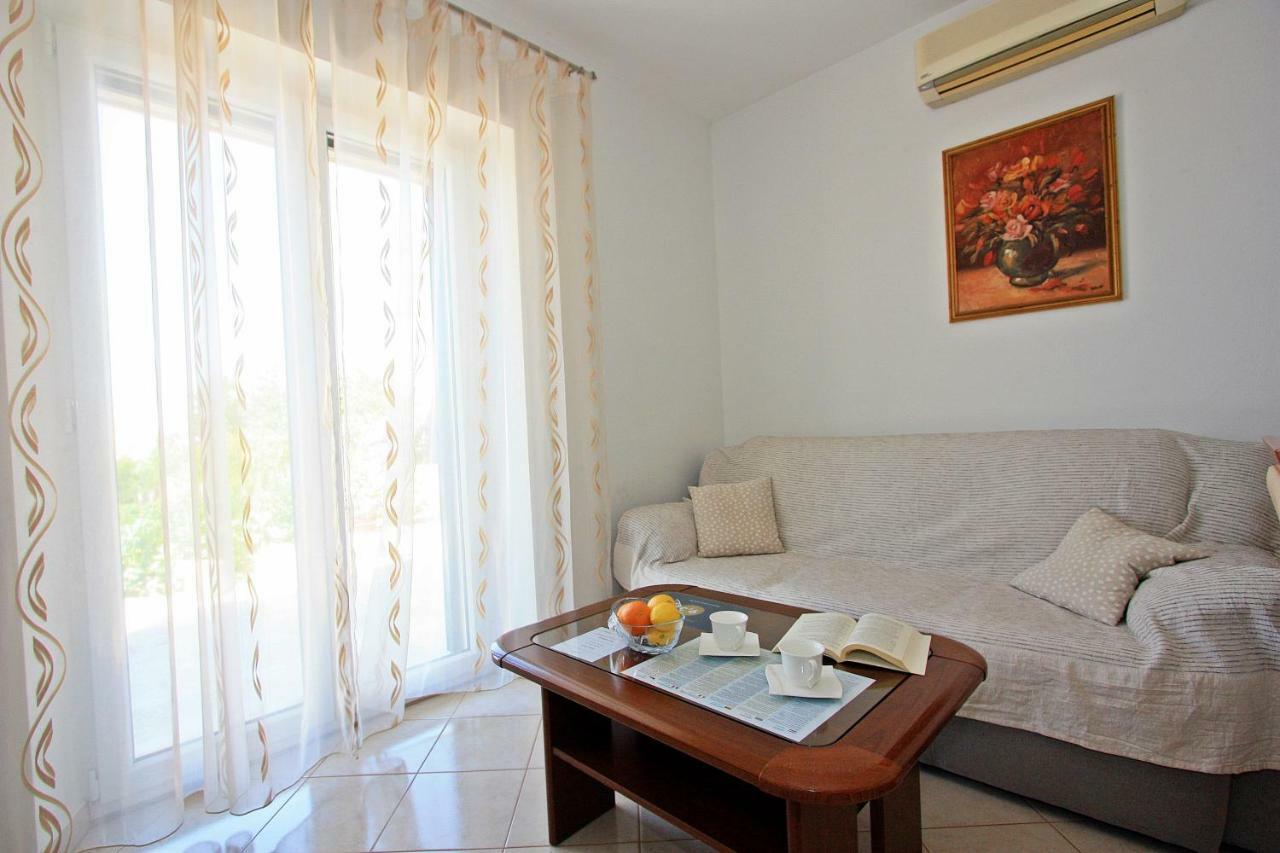 Apartment Igor Supetar Buitenkant foto